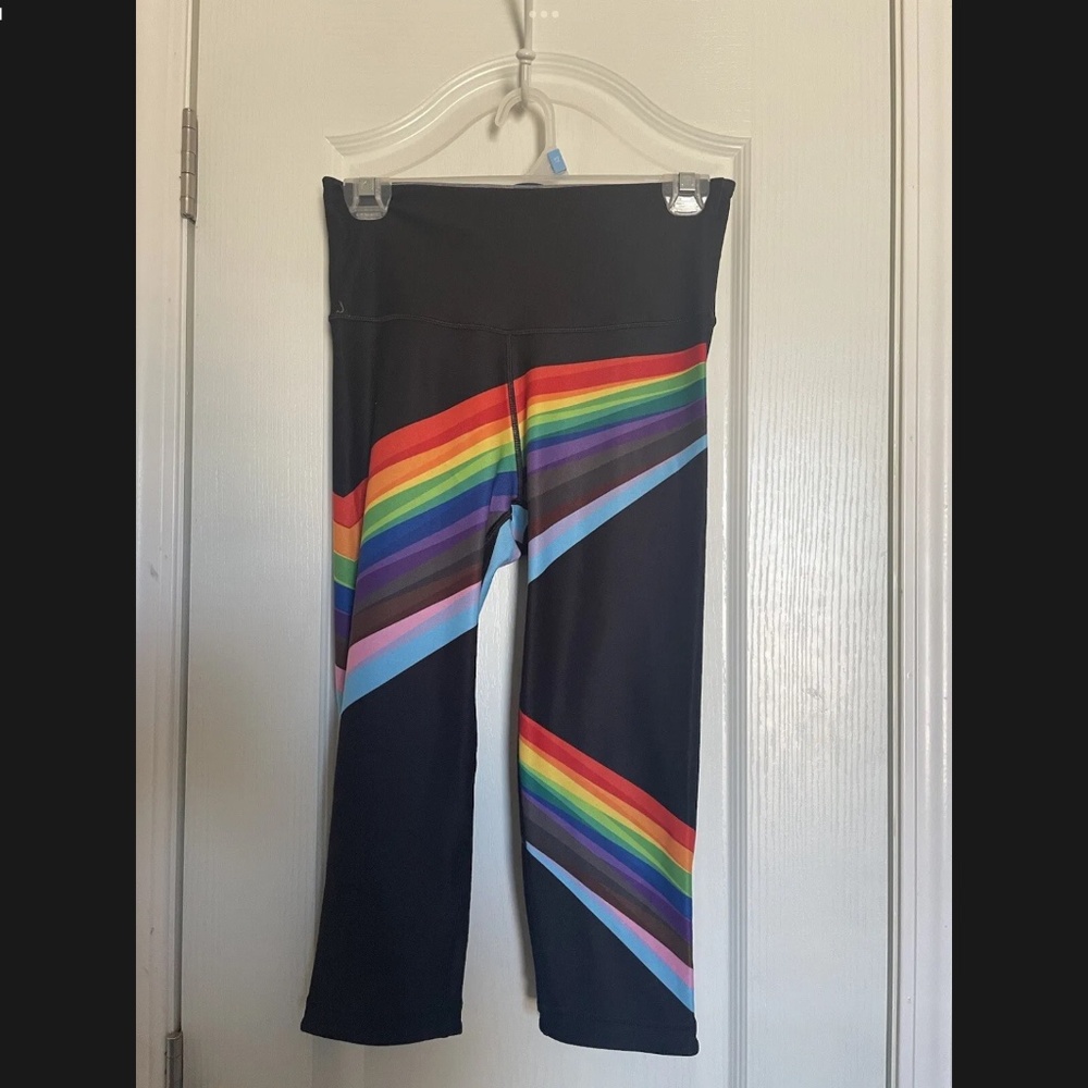 PELOTON WOMEN’S WITH LEGGINGS SIZE MEDIUM